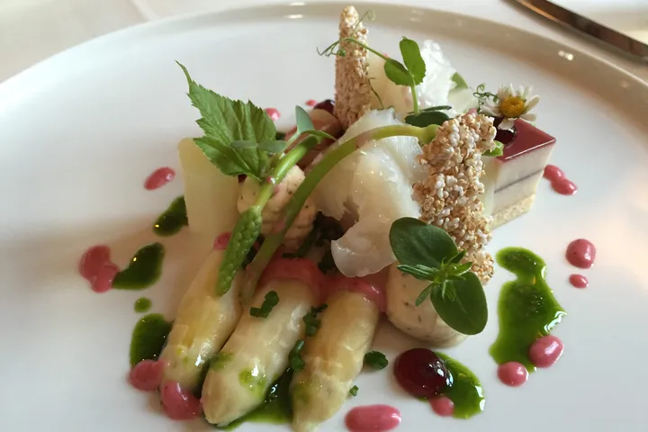 Spargelgericht aus dem Restaurant Rupert